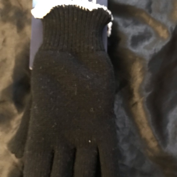 GLOVES BY ISOTONER - Picture 4 of 7